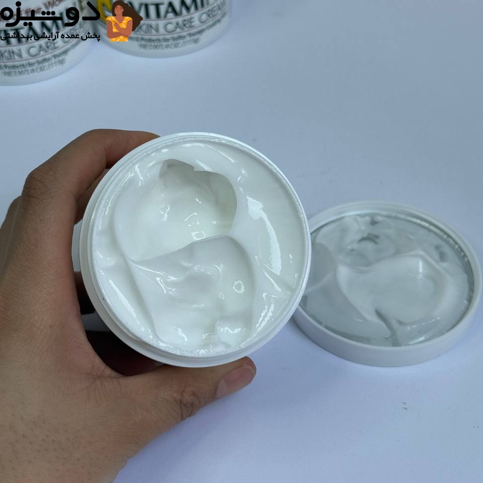 کرم مرطوب کننده ویتامین E وکالی WOKALI